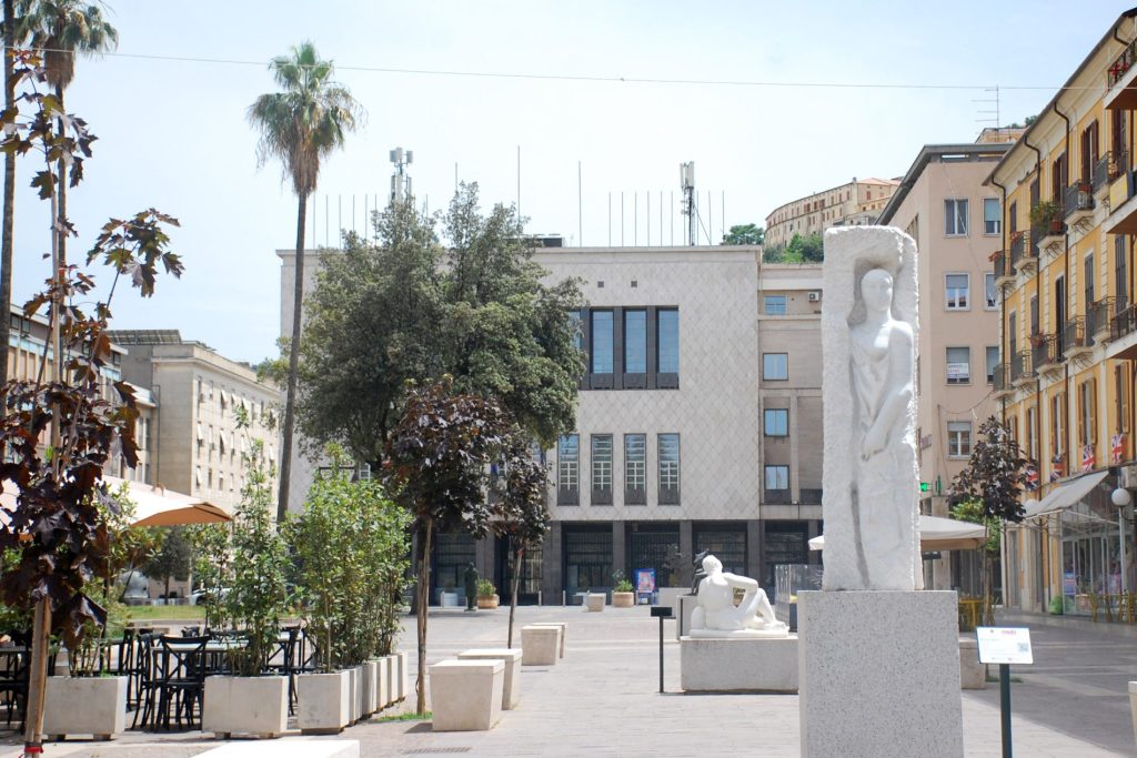 Corso Mazzini con vista Palazzo dei Bruzi