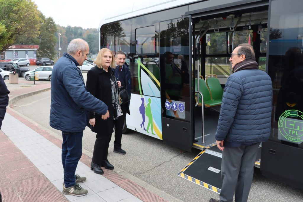 Bus navetta elettrica Unical 5