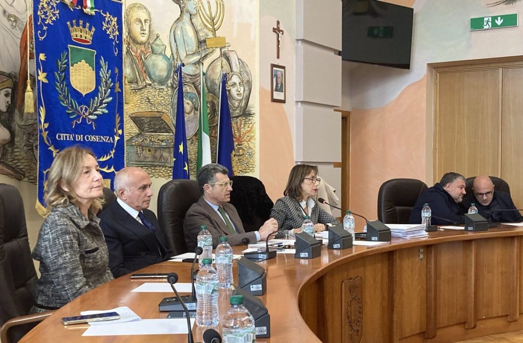 Consiglio comunale Cosenza 30 dicembre 2025