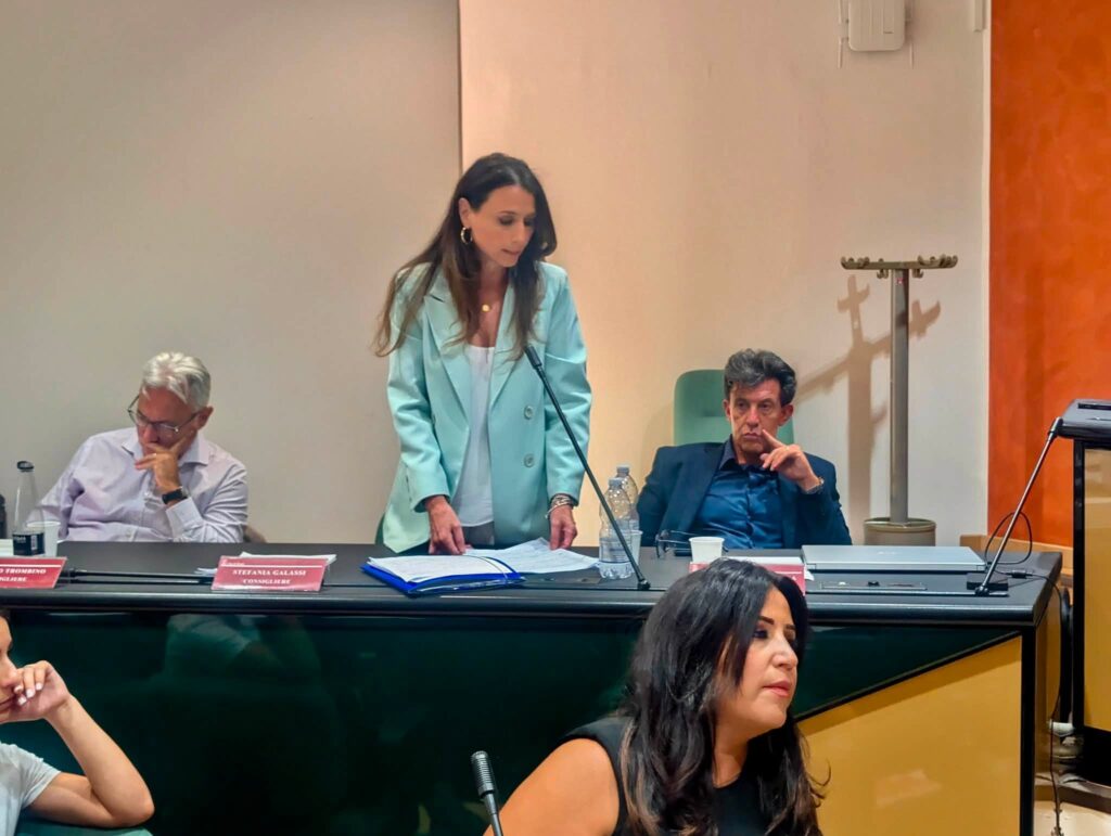 Consiglio Comunale di Rende 20 lugio 2026_Interviene Stefania Galassi con Saverio Ghionna e Rossella Gallo