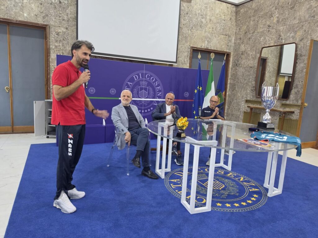 Medici Cosenza_l'intervento del capocannoniere Nicola Zicarelli