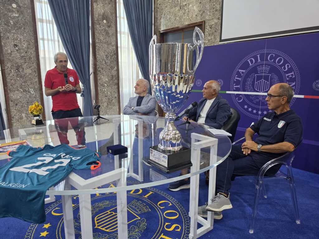 Medici Cosenza_l'intervento di mister Costabile con Pino Di Donna, Franz Caruso e Franco Rosito
