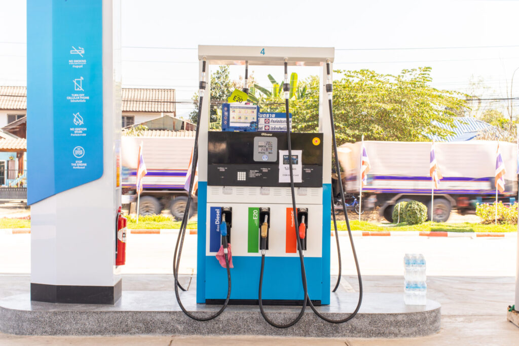 rifornimento distributore gasolio benzina