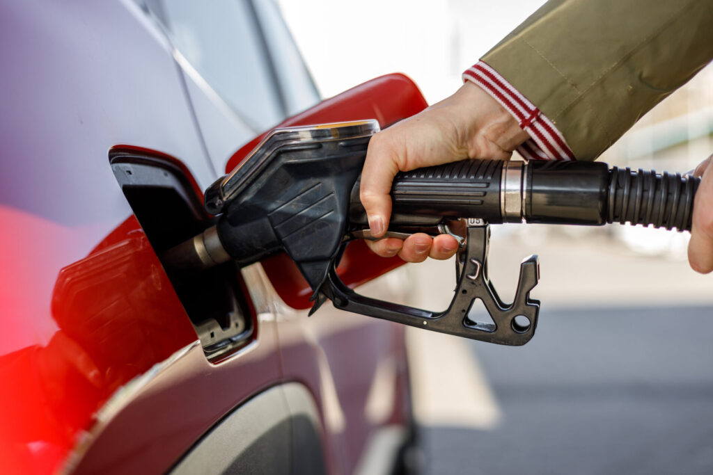 rifornimento distributore gasolio benzina