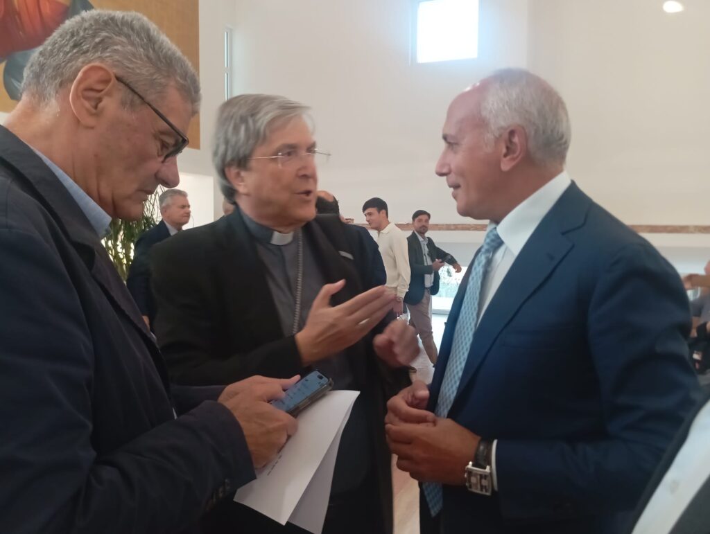 Festival della pace_Franz Caruso e Monsignor Savino
