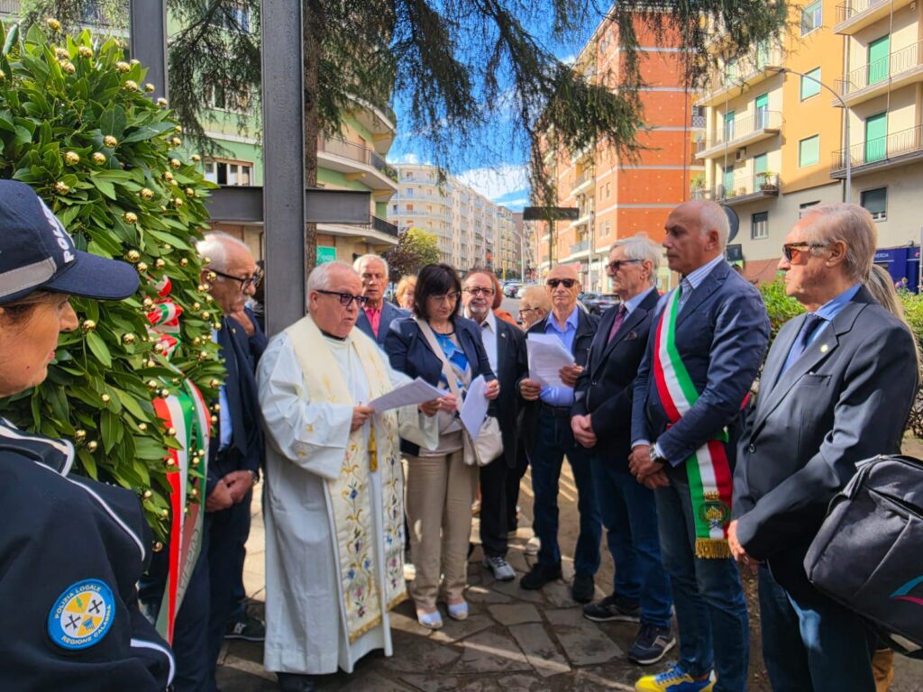 Anmil_la cerimonia al monumento ai caduti sul lavoro