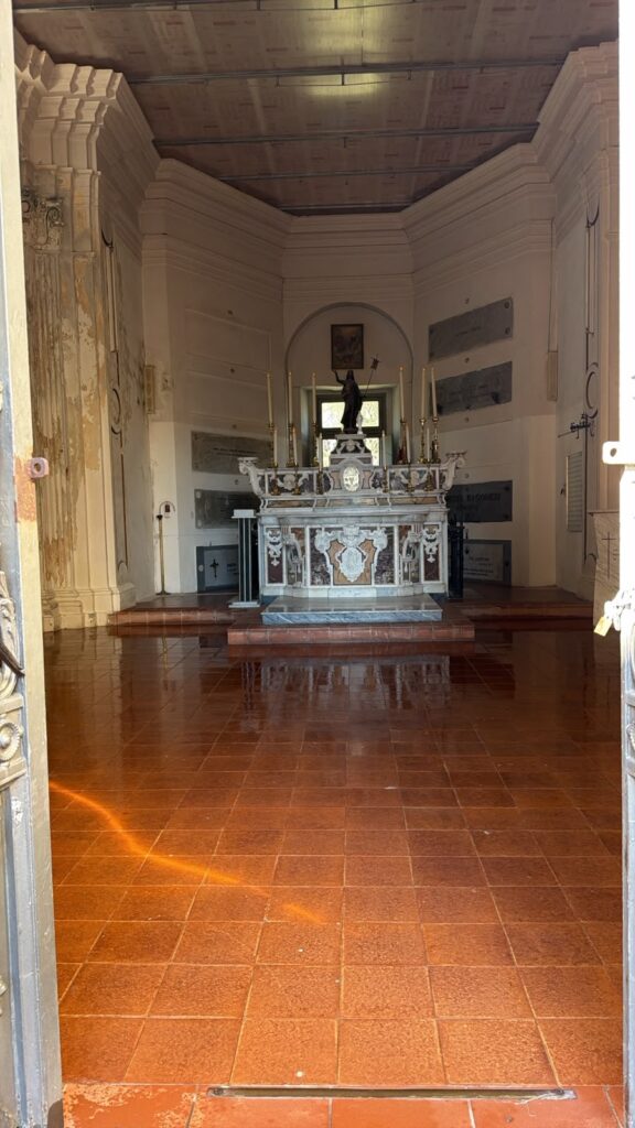 Cimitero di Colle Mussano_la cappella comunale 4