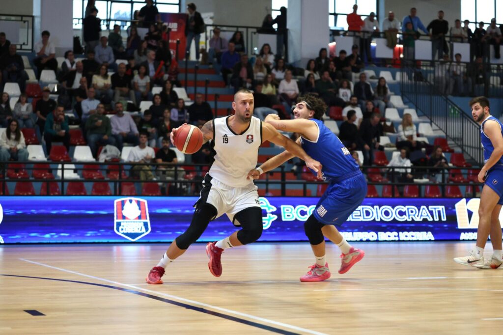 Mise Diminic_Pirossigeno basket Cosenza-Maddaloni