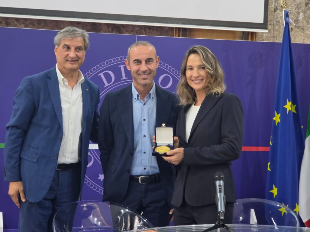 Tathiana Garbin la capitana della nazionale femminile di tennis riceve il sigillo della città con Frammartino e Francesco Turco