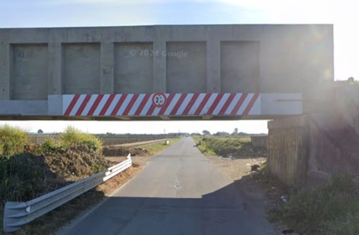 Thurio, passaggio sotto il ponte ferroviario